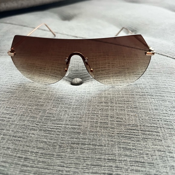Stylish Brown Gradient Sunglasses - Picture 1 of 3